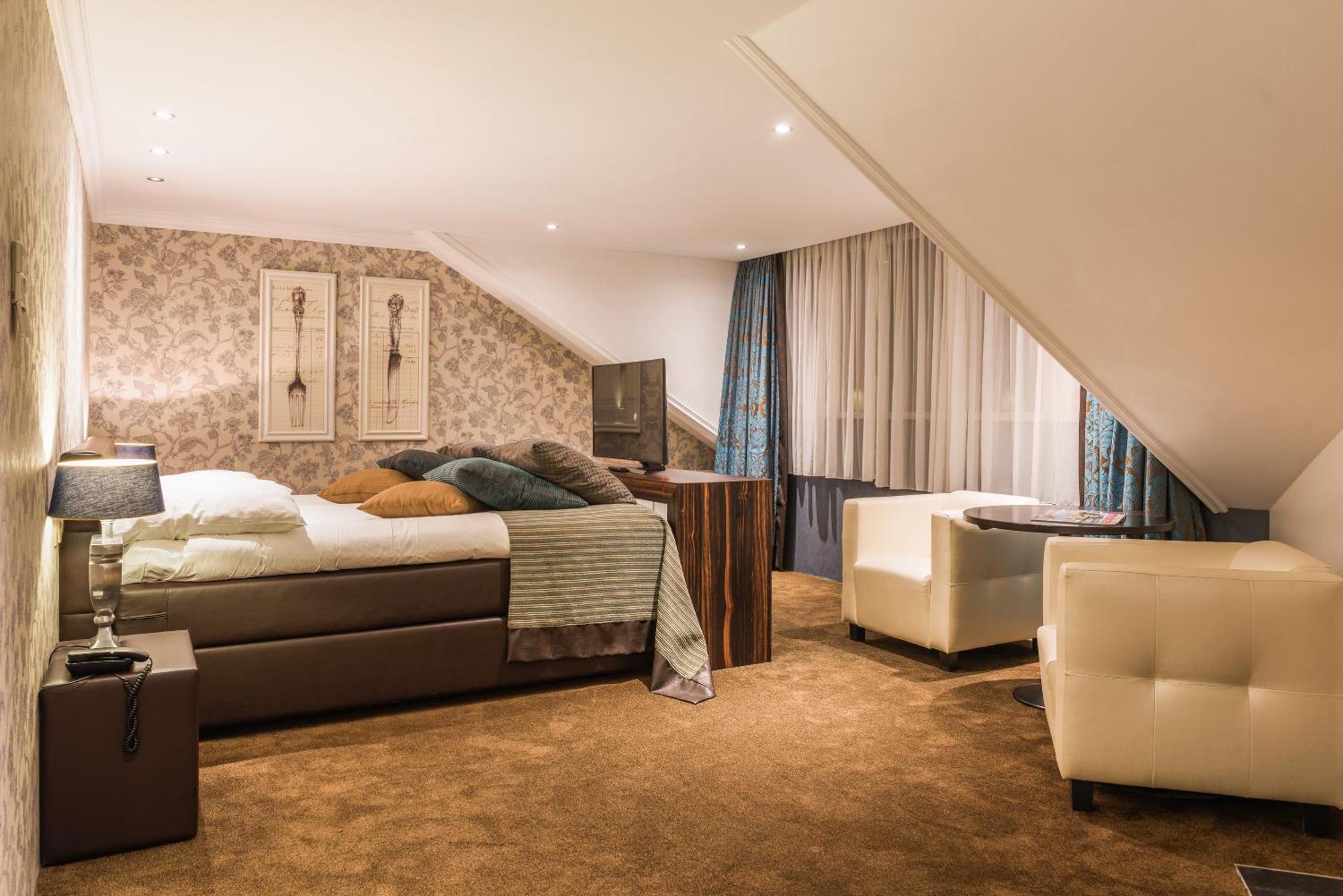 Van Der Valk Hotel Emmen Ньив-Амстердам Экстерьер фото